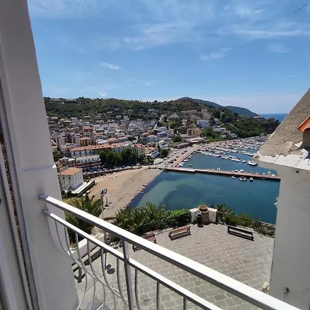 Alojamento de Acomodação e Pequeno-almoço Kirillos In Cilento